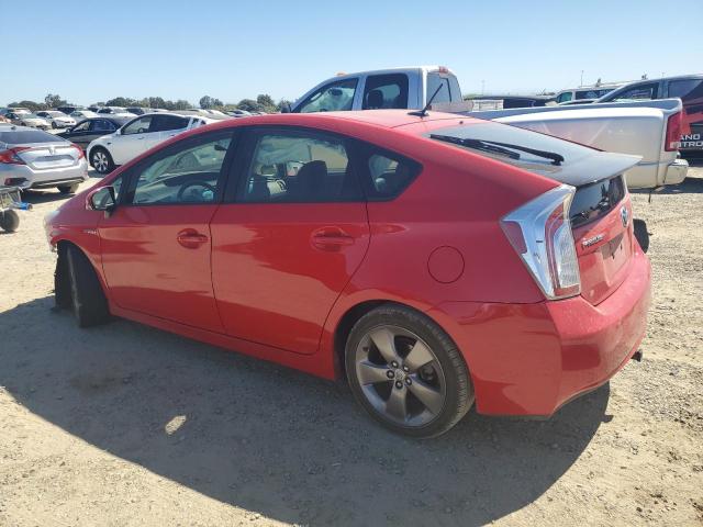 JTDKN3DU1F0413630 - 2015 TOYOTA PRIUS RED photo 2