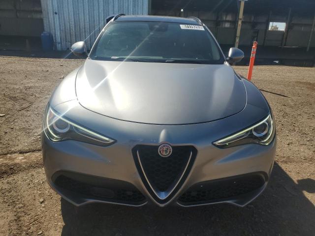 ZASFAKNN0J7B66929 - 2018 ALFA ROMEO STELVIO TI SPORT GRAY photo 5