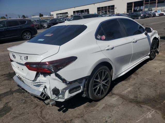 4T1G11AK1RU844678 - 2024 TOYOTA CAMRY SE NIGHT SHADE WHITE photo 3