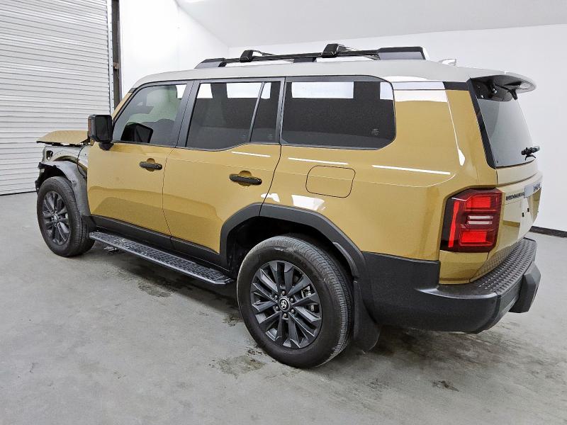 JTEABFAJ8SK025692 - 2025 TOYOTA LAND CRUIS BASE Gold Foto 2