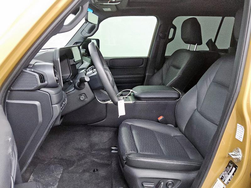 JTEABFAJ8SK025692 - 2025 TOYOTA LAND CRUIS BASE Gold Foto 7