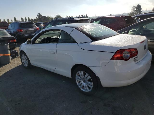 WVWBA71F77V022379 - 2007 VOLKSWAGEN EOS 2.0T WHITE photo 2