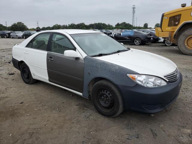 4T1BE32K25U433258 - 2005 TOYOTA CAMRY LE WHITE photo 4
