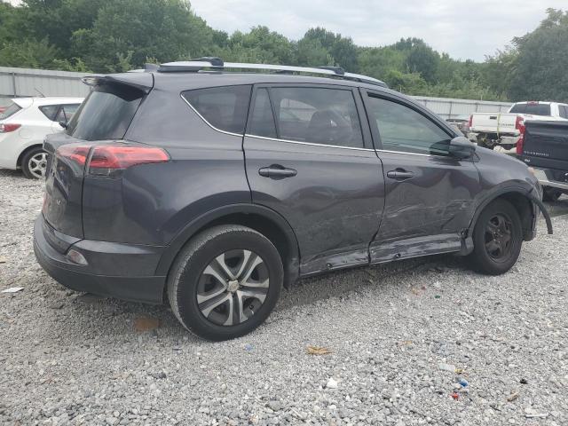 JTMZFREV2JJ752194 - 2018 TOYOTA RAV4 LE ნაცრისფერი ფოტო 3