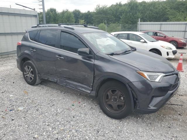 JTMZFREV2JJ752194 - 2018 TOYOTA RAV4 LE ნაცრისფერი ფოტო 4