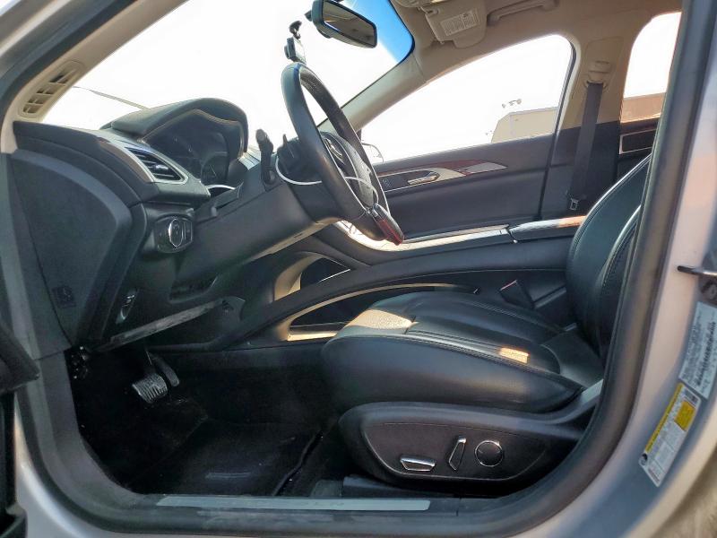 3LN6L2G90GR605482 - 2016 LINCOLN MKZ SILVER photo 7