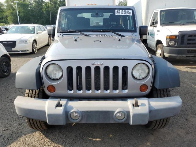 1C4AJWAG7DL635639 - 2013 JEEP WRANGLER SPORT GRAY photo 5