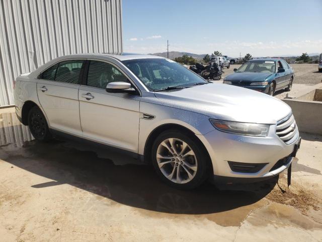 1FAHP2H82DG118817 - 2013 FORD TAURUS SEL SILVER photo 4