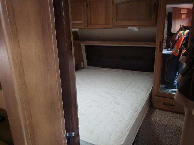 4YDT31227EB451430 - 2014 OUTB TRAVEL TRL TWO TONE photo 5