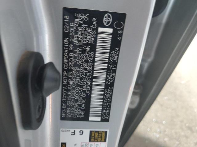 JTDKARFU3J3057426 - 2018 TOYOTA PRIUS 银色 照片 12