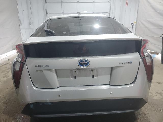 JTDKARFU3J3057426 - 2018 TOYOTA PRIUS 银色 照片 6