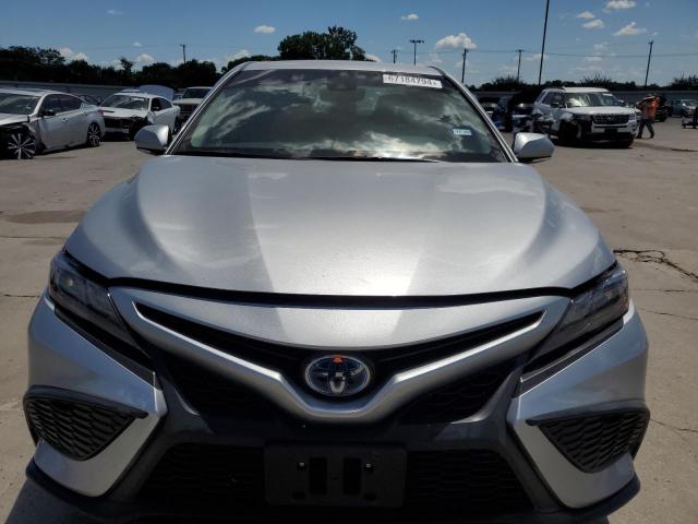 4T1G31AK3PU619900 - 2023 TOYOTA CAMRY SE NIGHT SHADE GRAY photo 5