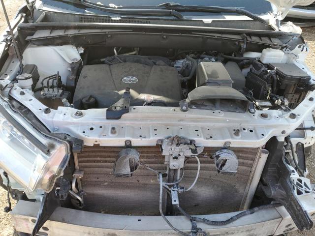 5TDZZRFH6KS312158 - 2019 TOYOTA HIGHLANDER LE WHITE photo 11