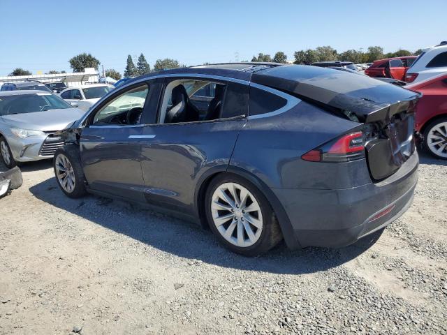 5YJXCAE2XGF005014 - 2016 TESLA MODEL X GRAY photo 2