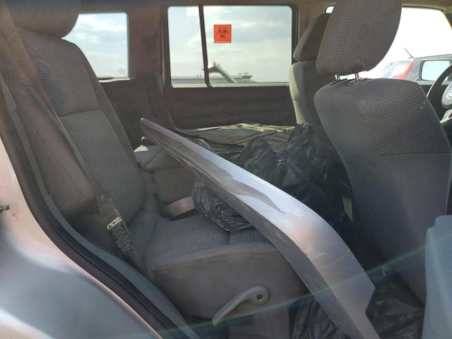 1J8HG48K36C149532 - 2006 JEEP COMMANDER SILVER photo 11