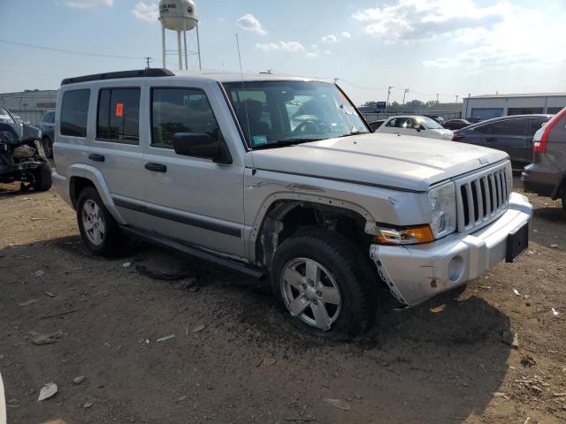 1J8HG48K36C149532 - 2006 JEEP COMMANDER SILVER photo 4