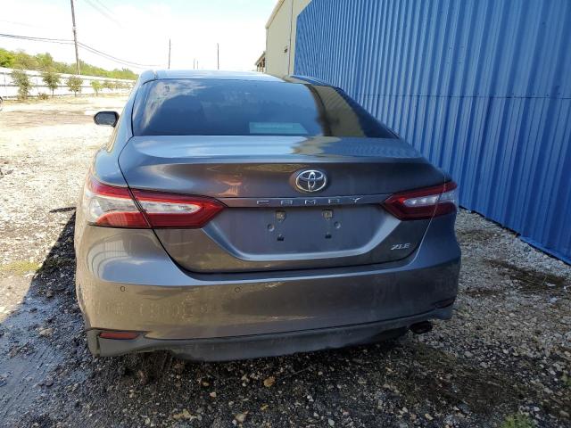 4T1B11HK5JU080189 - 2018 TOYOTA CAMRY 4C L GRAY photo 6