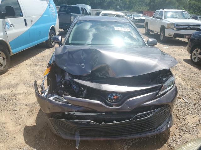 4T1B11HK3JU032786 - 2018 TOYOTA CAMRY L 灰色 照片 5