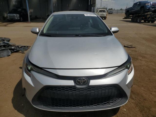 5YFEPMAE9MP230120 - 2021 TOYOTA COROLLA LE ვერცხლისფერი ფოტო 5