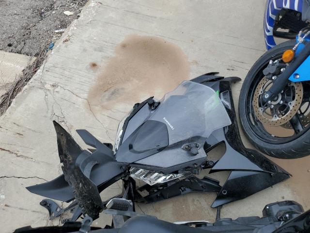 ML5EXER15SDAF6658 - 2025 KAWASAKI EX650 R BLACK photo 8