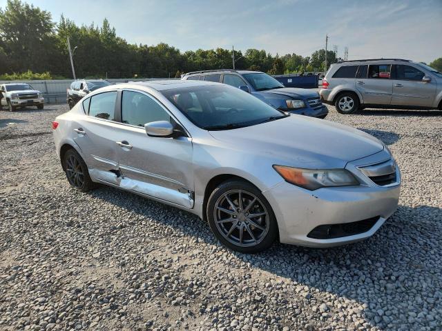 19VDE1F77DE011855 - 2013 ACURA ILX 20 TECH SILVER photo 4