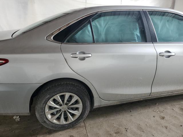 4T1BF1FK4GU203834 - 2016 TOYOTA CAMRY LE SILVER photo 10