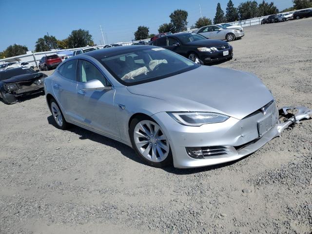 5YJSA1E28JF249686 - 2018 TESLA MODEL S Արծաթագույն լուսանկար 4