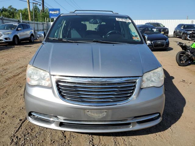 2C4RC1CG3DR662647 - 2013 CHRYSLER TOWN & COU TOURING L SILVER photo 5