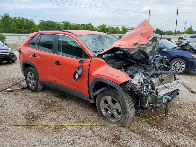 4T3MWRFV9RU152861 - 2024 TOYOTA RAV4 LE ORANGE photo 4