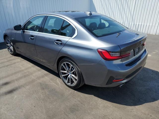 3MW5P7J08N8C65042 - 2022 BMW 330E GRAY photo 2