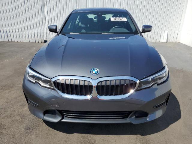 3MW5P7J08N8C65042 - 2022 BMW 330E GRAY photo 5