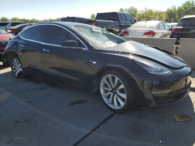 5YJ3E1EB2JF113031 - 2018 TESLA MODEL 3 BLACK photo 4