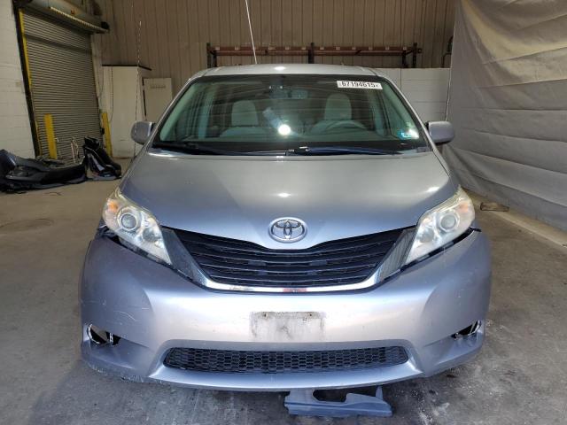 5TDKK3DCXCS211426 - 2012 TOYOTA SIENNA LE فضي صورة 5