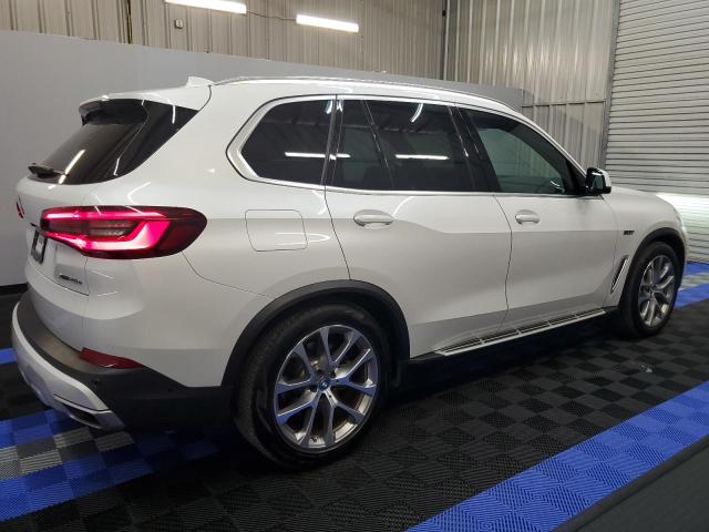 5UXTA6C02N9M91309 - 2022 BMW X5 XDRIVE45E WHITE photo 3