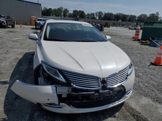 3LN6L2LU1DR813912 - 2013 LINCOLN MKZ HYBRID თეთრი ფოტო 5