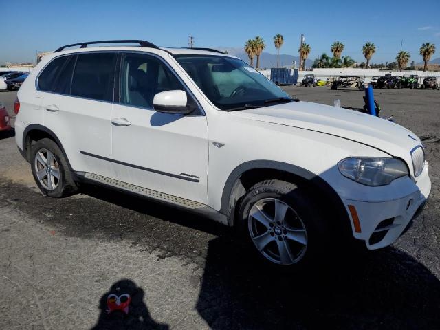 5UXZW0C54D0B96304 - 2013 BMW X5 XDRIVE35D WHITE photo 4