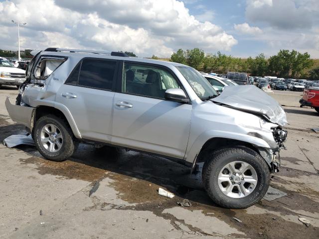 JTEBU5JRXK5644808 - 2019 TOYOTA 4 RUNNER SR5 SILVER photo 4