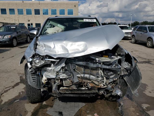 JTEBU5JRXK5644808 - 2019 TOYOTA 4 RUNNER SR5 SILVER photo 5