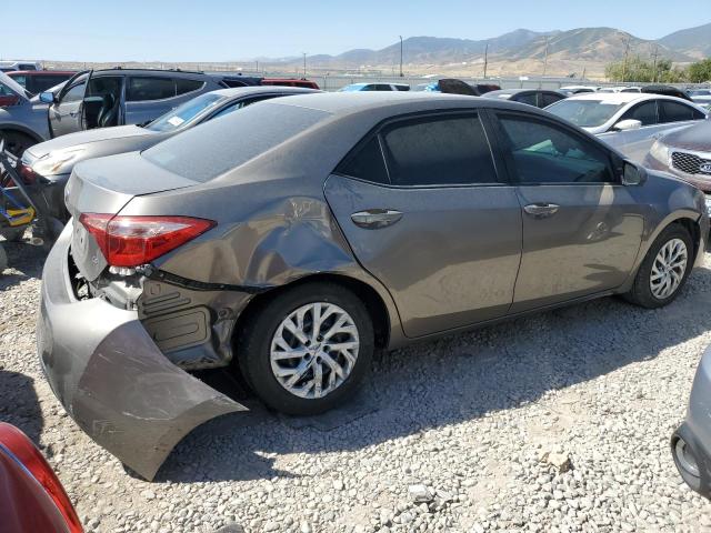 5YFBURHE9JP830386 - 2018 TOYOTA COROLLA L GRAY photo 3