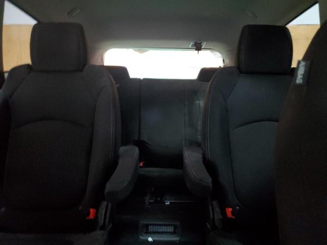 1GNKVHKDXHJ196941 - 2017 CHEVROLET TRAVERSE LT WHITE photo 10