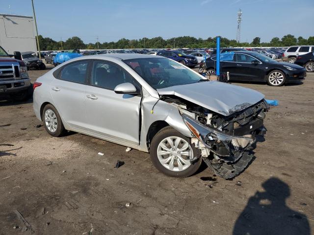 3KPC24A67ME129318 - 2021 HYUNDAI ACCENT SE SILVER photo 4
