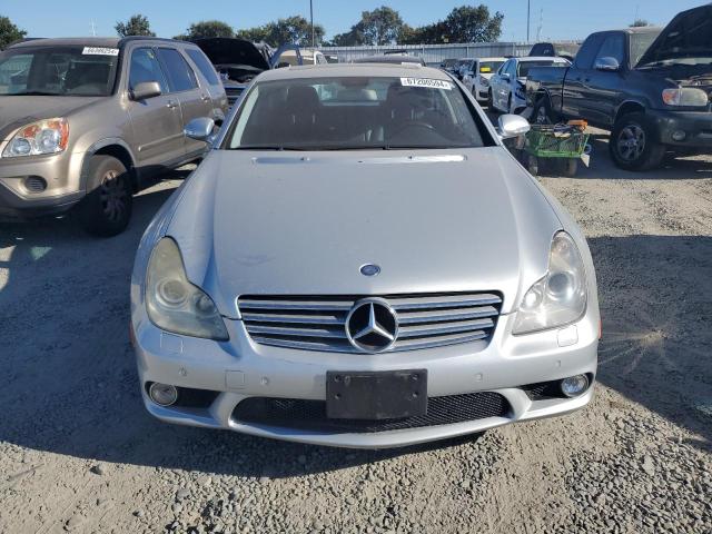 WDDDJ72X98A117704 - 2008 MERCEDES-BENZ CLS 550 SILVER photo 5