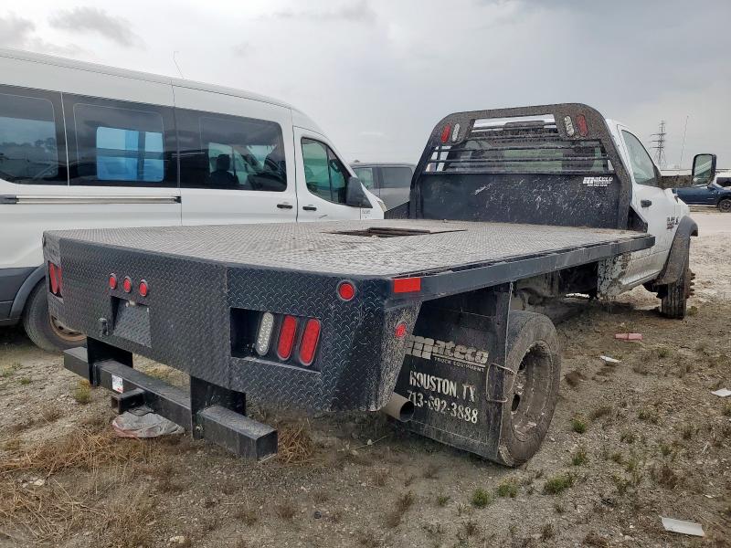 3C7WRMBL1JG400843 - 2018 RAM 5500 Beyaz fotoğraf 4