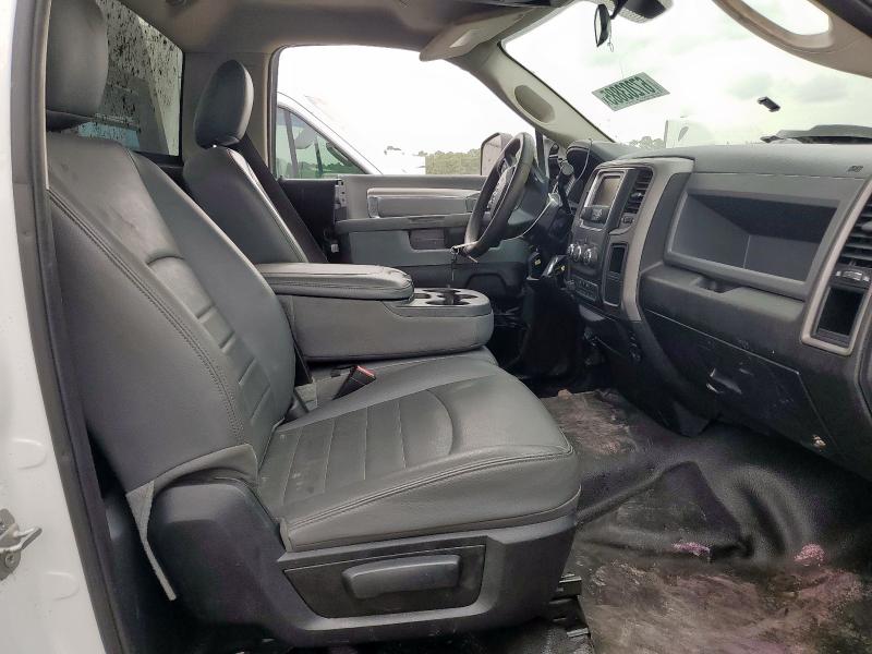 3C7WRMBL1JG400843 - 2018 RAM 5500 Beyaz fotoğraf 5