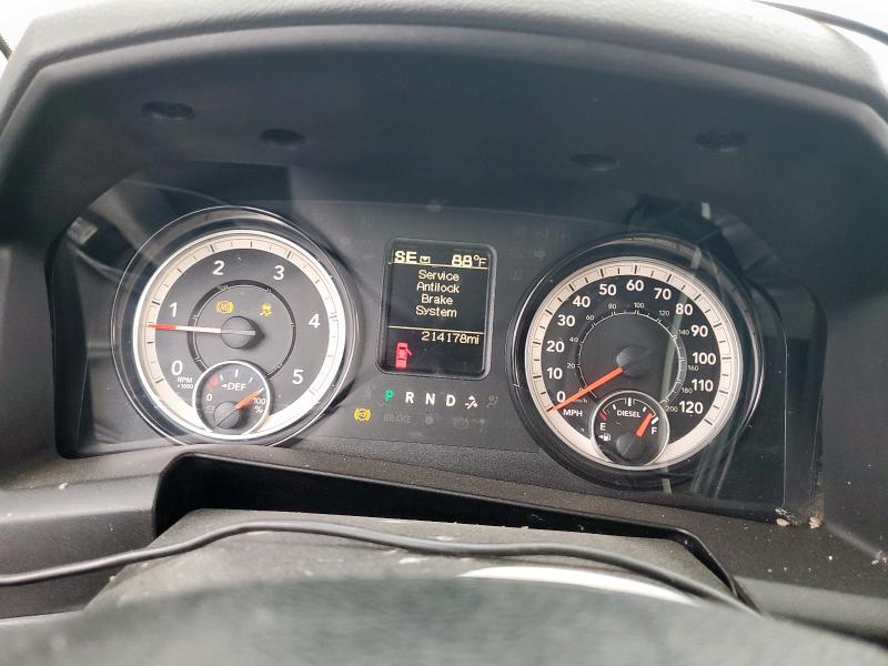 3C7WRMBL1JG400843 - 2018 RAM 5500 Beyaz fotoğraf 8