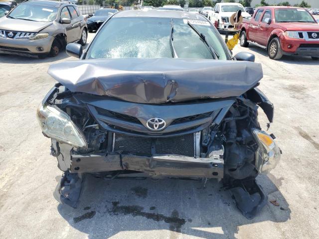 2T1BU4EE8BC696396 - 2011 TOYOTA COROLLA BASE GRAY photo 5