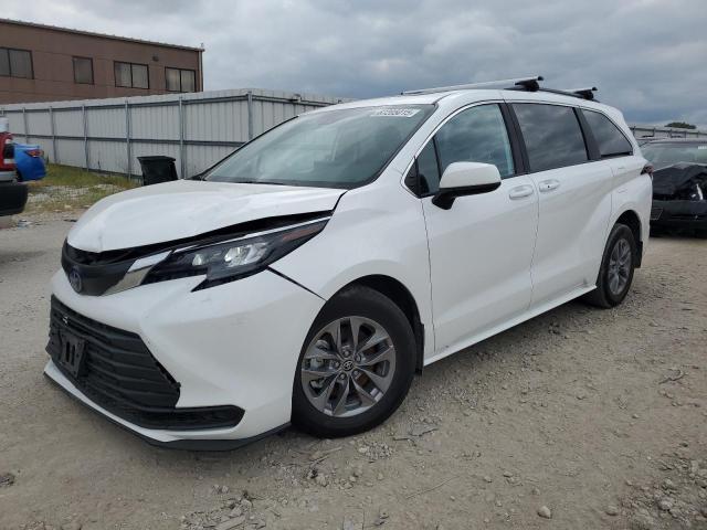 2025 TOYOTA SIENNA LE, 