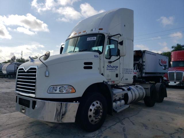 1M1AW07Y9FM045633 - 2015 MACK 600 CXU600 WHITE photo 2