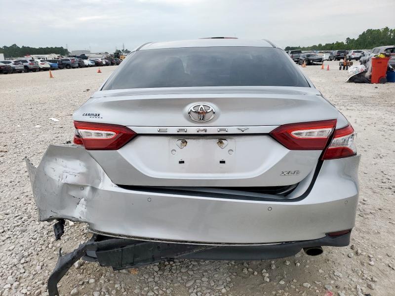 4T1B11HK5JU096540 - 2018 TOYOTA CAMRY L 银色 照片 6