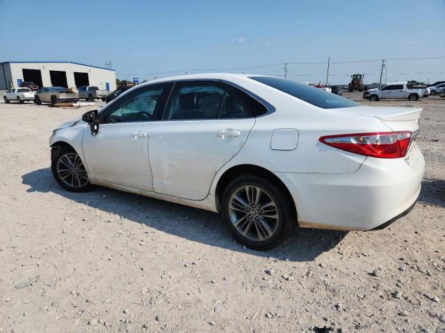 4T1BF1FK5GU141117 - 2016 TOYOTA CAMRY LE WHITE photo 2